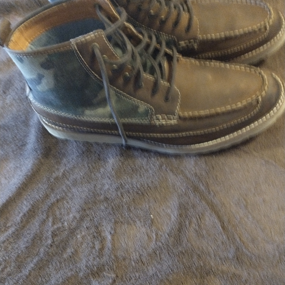 Boots - Picture 2 of 6